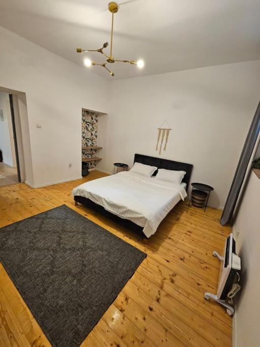 Heart Of City Center 4Br 2Bath 10 Pers Букурещ Екстериор снимка