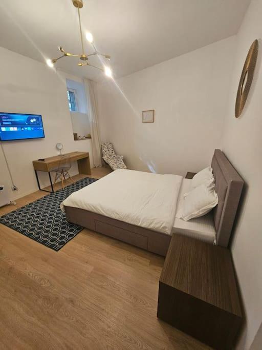 Heart Of City Center 4Br 2Bath 10 Pers Букурещ Екстериор снимка