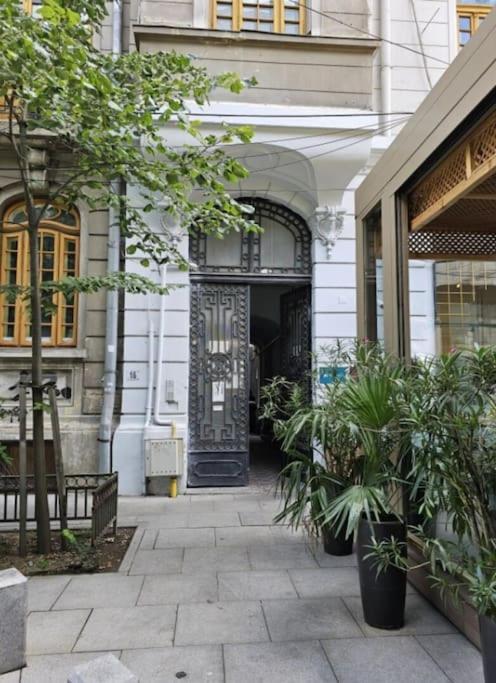 Heart Of City Center 4Br 2Bath 10 Pers Букурещ Екстериор снимка