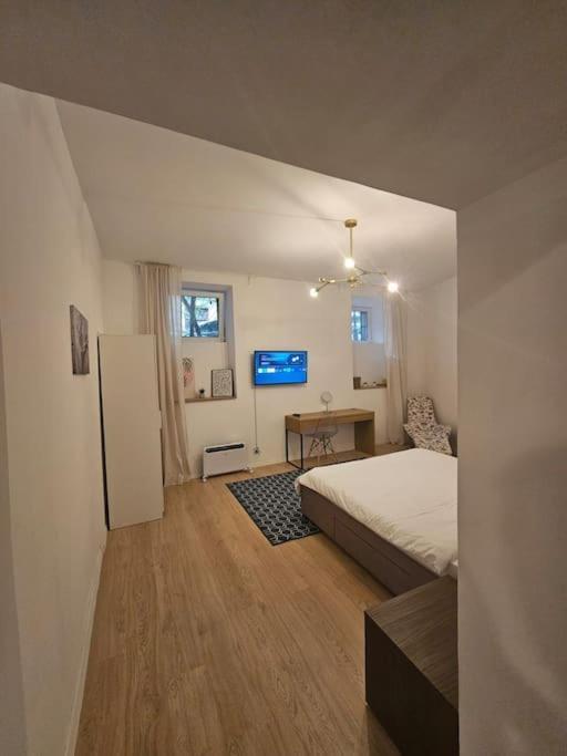 Heart Of City Center 4Br 2Bath 10 Pers Букурещ Екстериор снимка